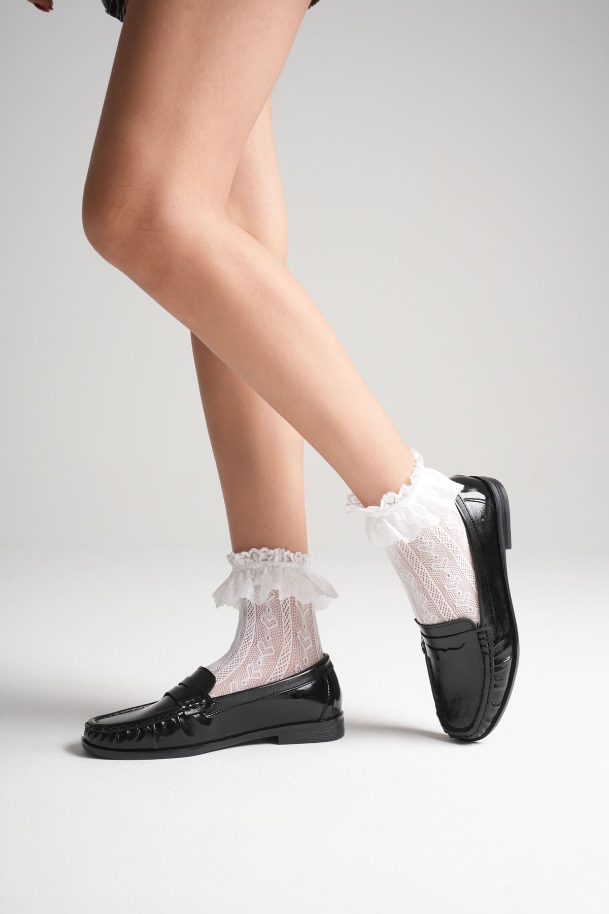 Zeloram Siyah Parlak Deri Görünümlü Kadın Penny Loafer