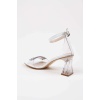 Kadın Yazlık Beyaz Arkası Kapalı Şeffaf Tek Bantlı Taş Detaylı Şeffaf Topuklu Ayakkabı