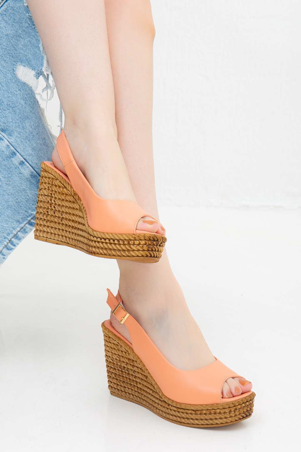 Kadın Somon Dolgu Topuklu Klasik Tarz Sandalet