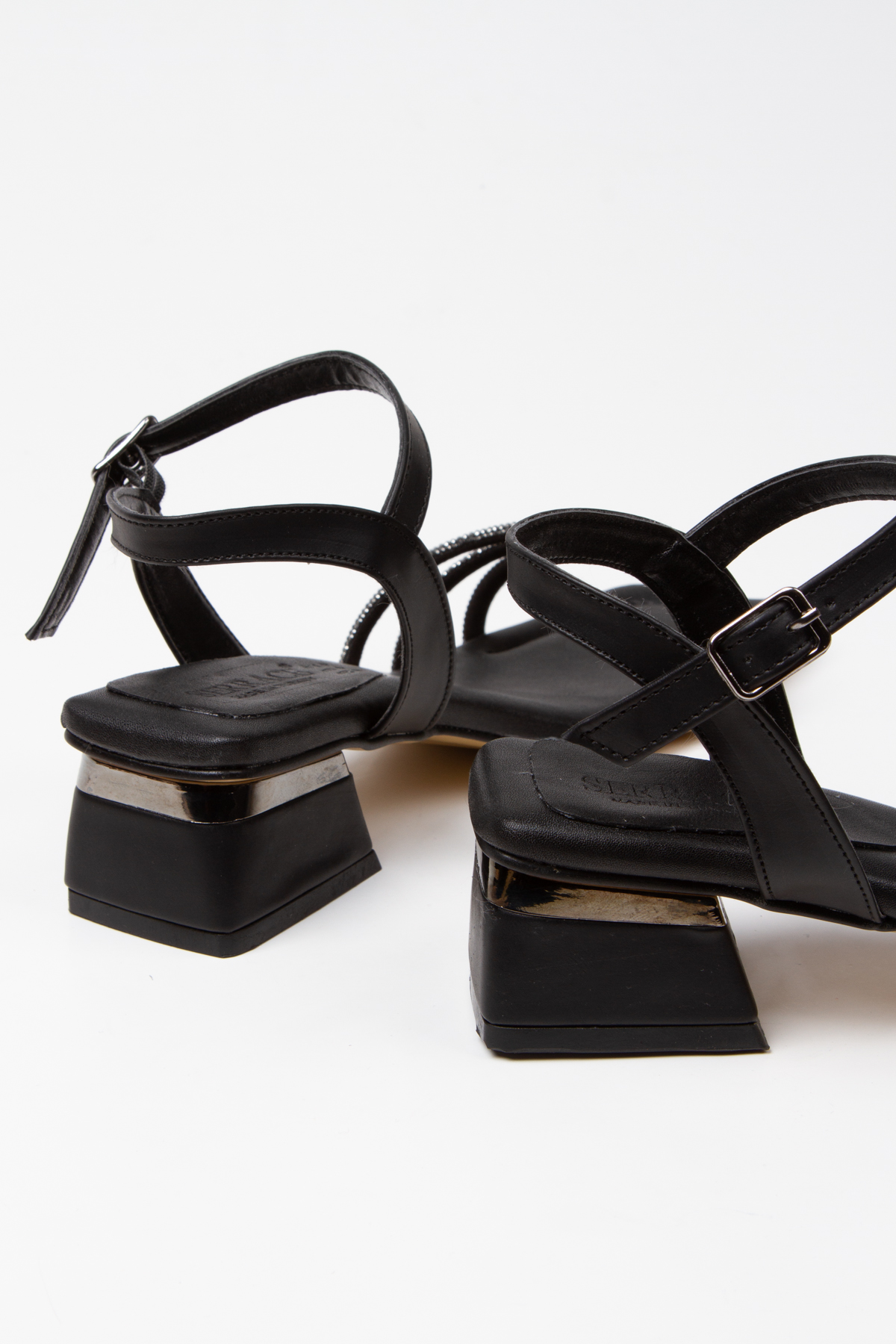 Kadın Siyah Taş İşlemeli Tarz Topuklu Ayakkabı