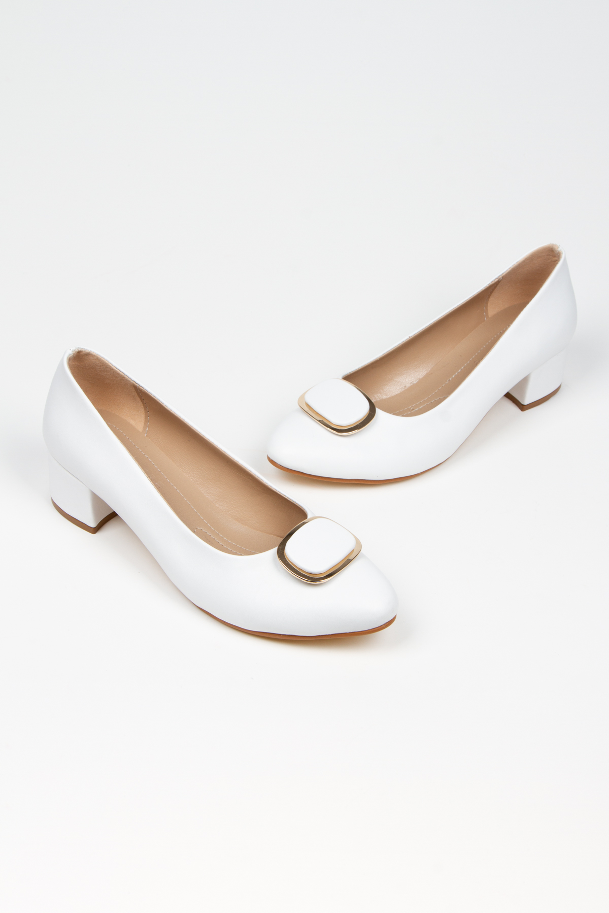 Kadın Kısa Topuklu Şık Tokalı Günlük Ayakkabı ve Çanta Takımı Beyaz