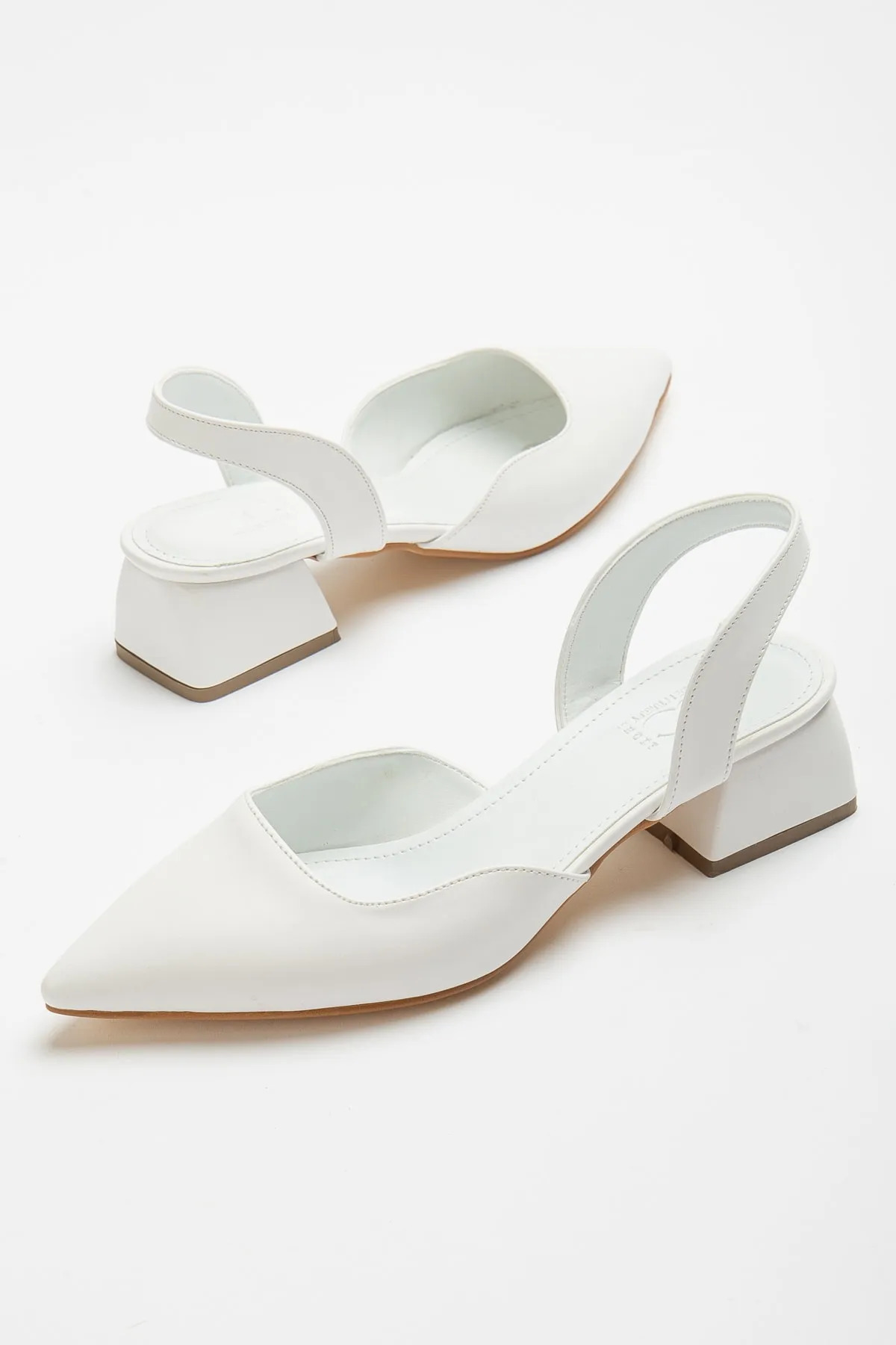 Kadın Beyaz Kısa Kalın Topuklu Günlük Şık Ayakkabı
