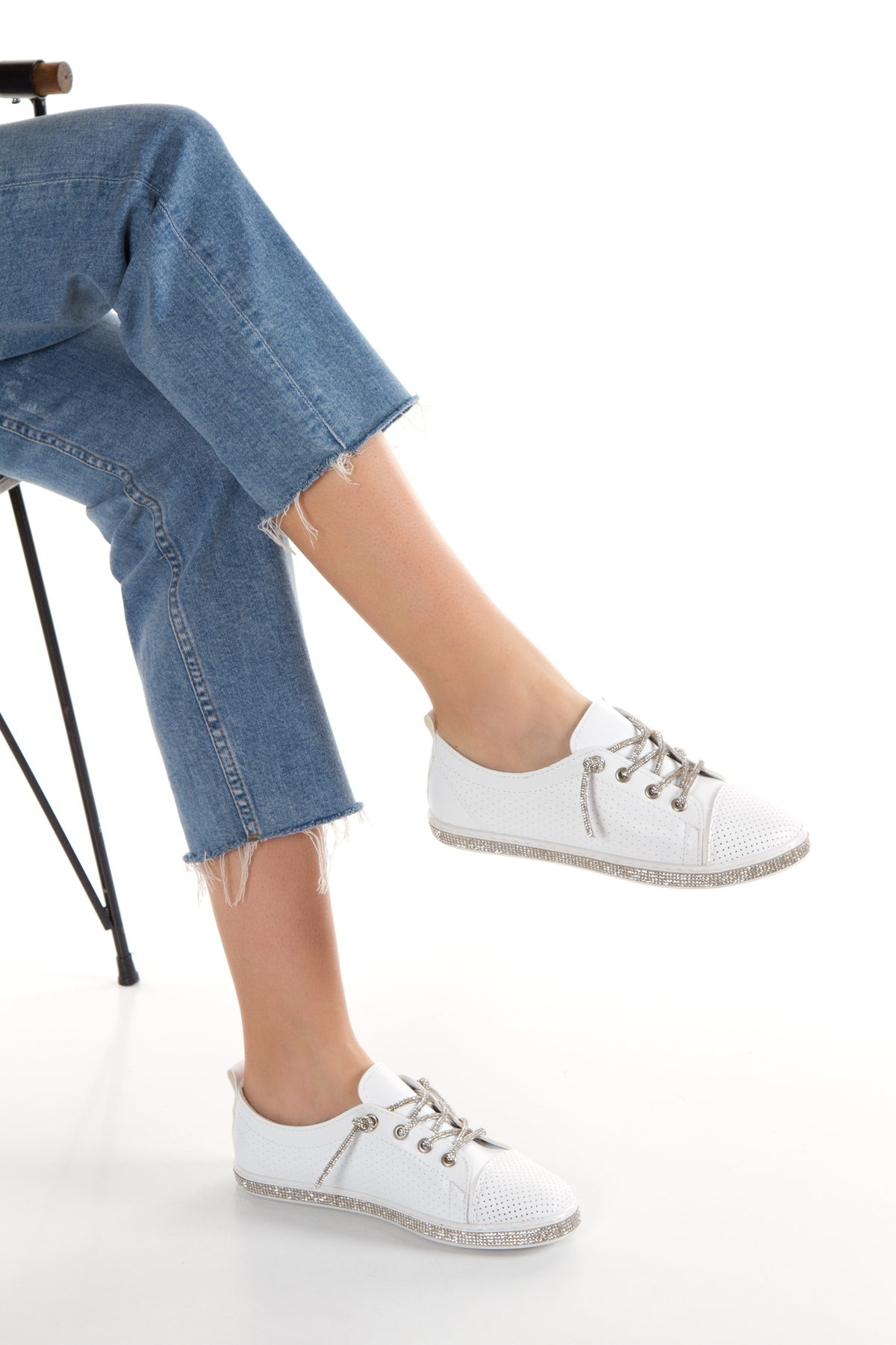 Kadın Beyaz Taşlı Bağcık Şık Spor Ayakkabı