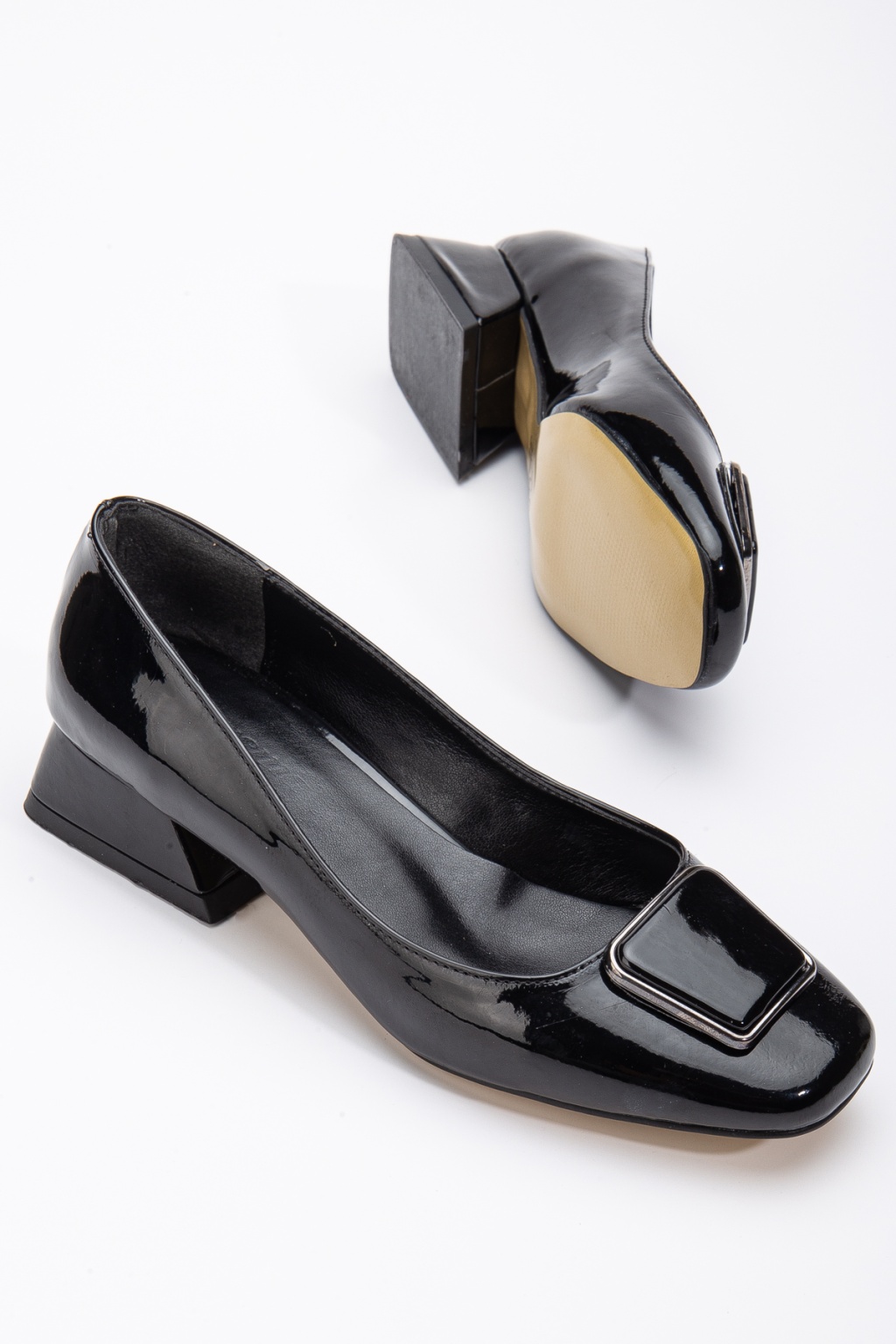 Siyah Rugan Özel Üretim Tokalı Ayakkabı