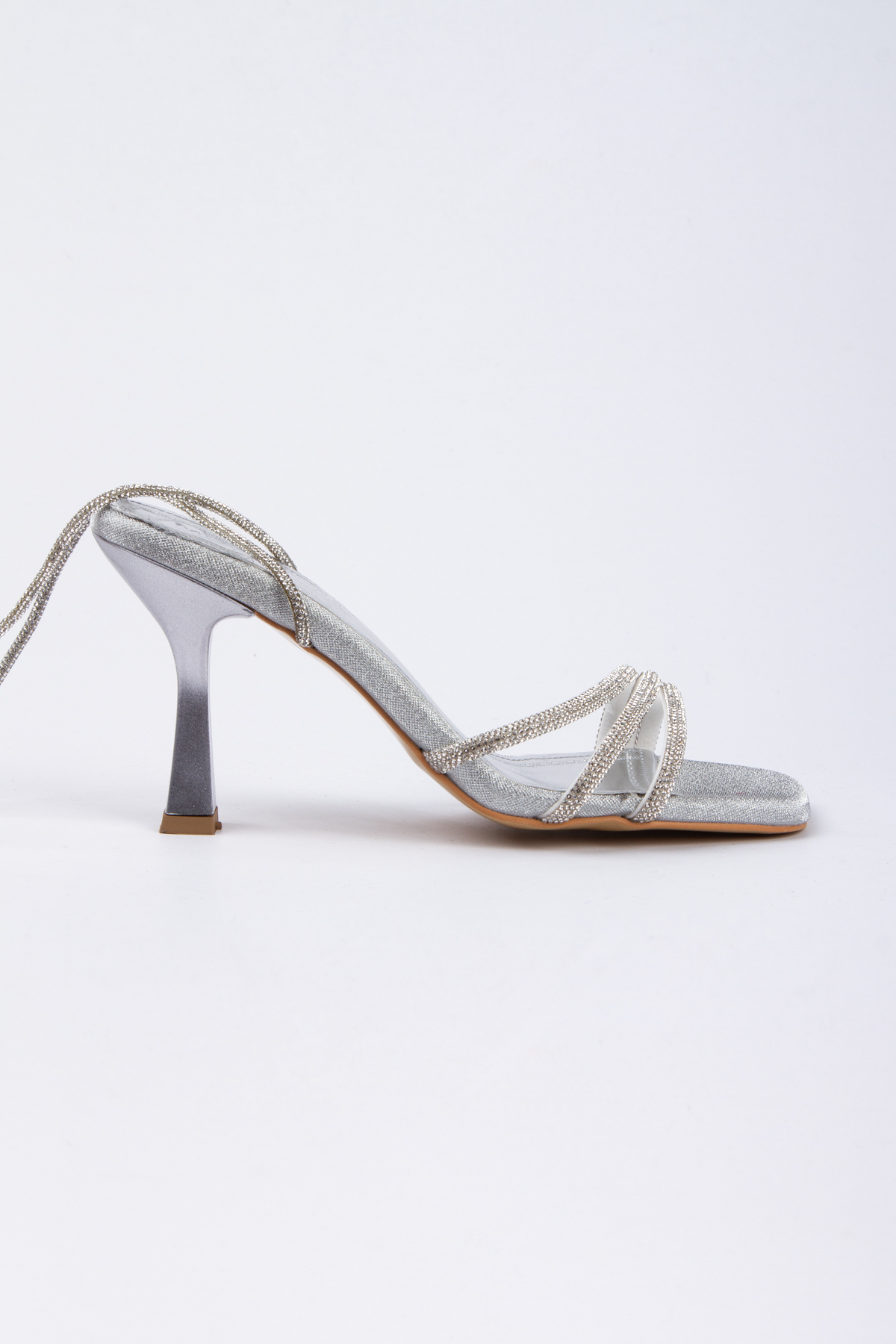 Kadın Gümüş Simli Bilekten Bağlamalı Taşlı Ayakkabı