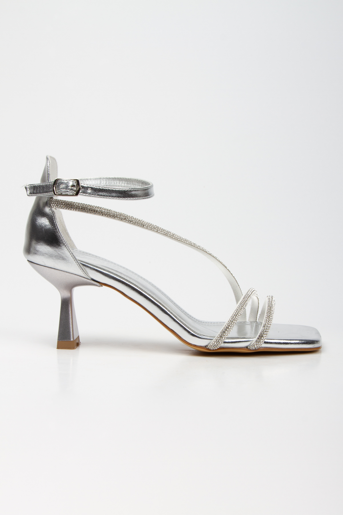 Kadın 7 cm Gümüş Taşlı İnce Topuklu Ayakkabı