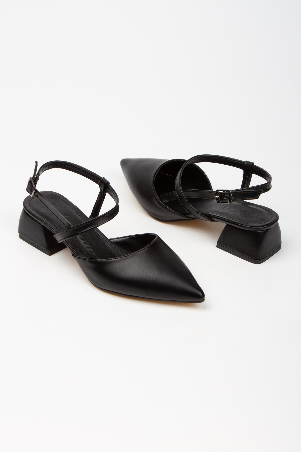 Kadın Kısa Topuklu Burnu Kapalı Yazlık Ayakkabı Siyah