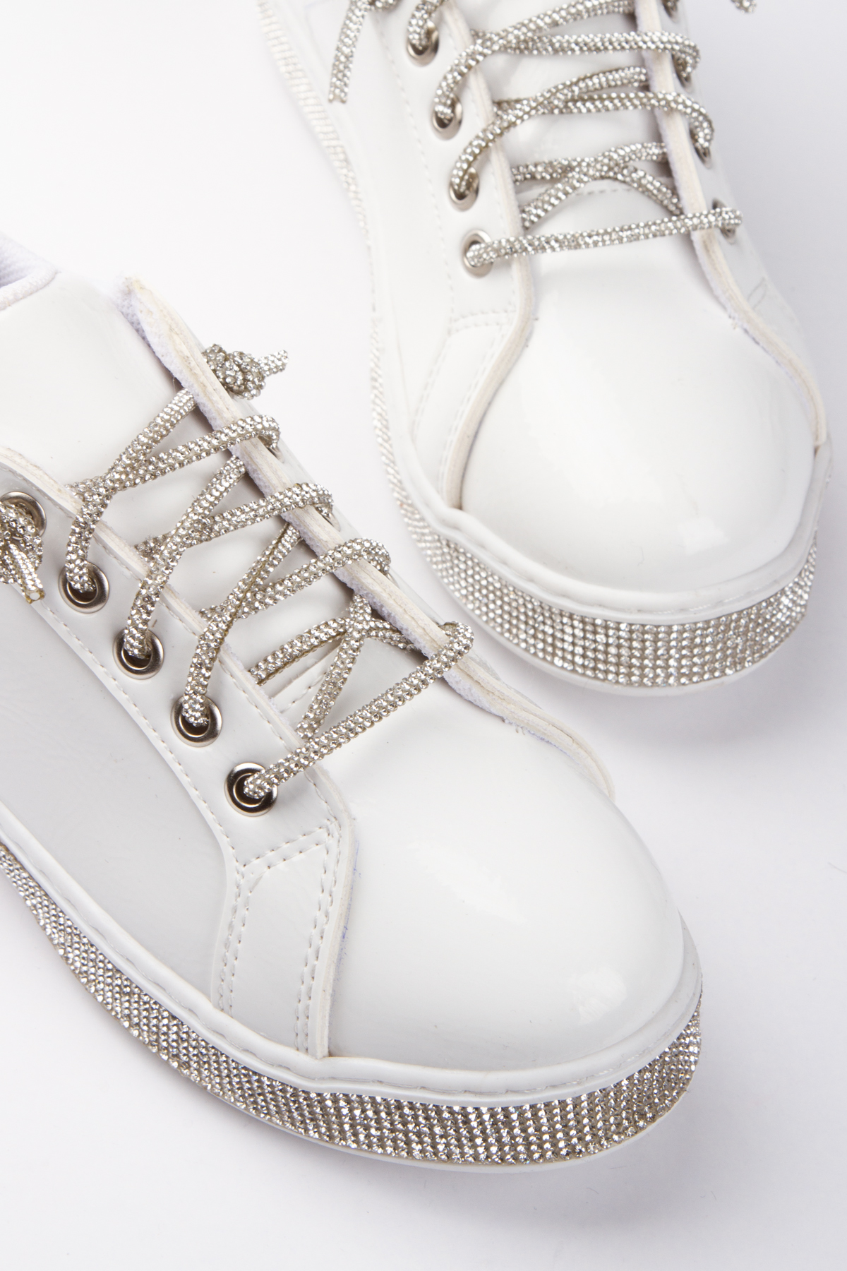 Kadın Beyaz Rugan Taşlı Bağcık Şık Spor Ayakkabı