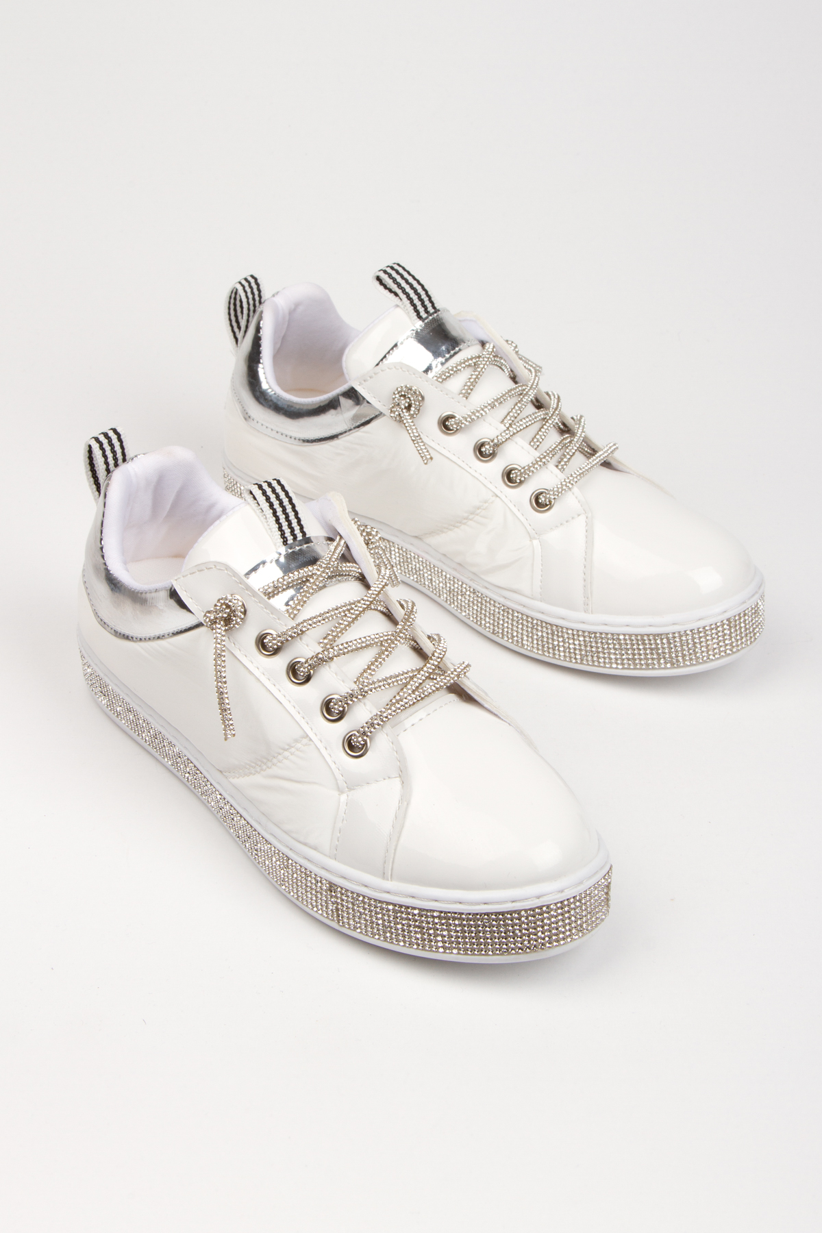 Kadın Özel Üretim Taşlı Bağcık Spor Ayakkabı Beyaz
