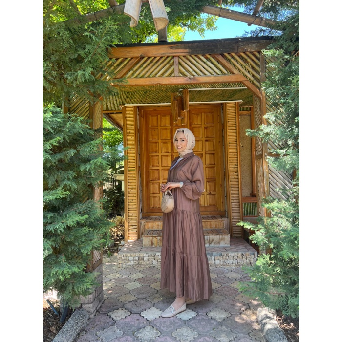 YARIYA KADAR DÜĞMELİ ELBİSE