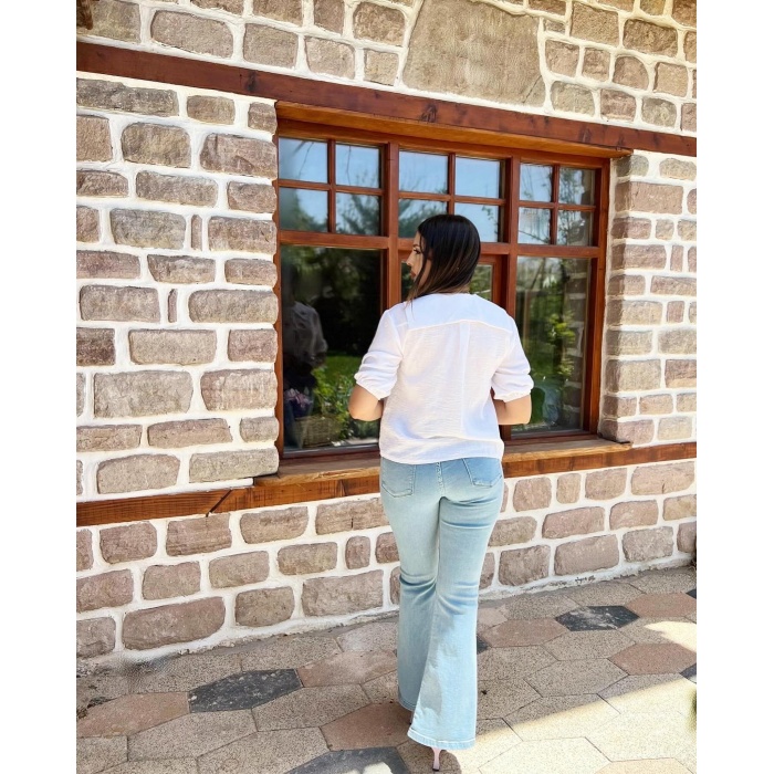 ÖNÜ ÇİÇEK NAKIŞLI BAĞLAMALI GÖMLEK