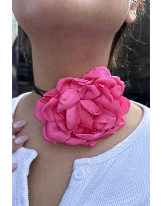 Pembe Renk Gül Detaylı İpli Choker Kolye