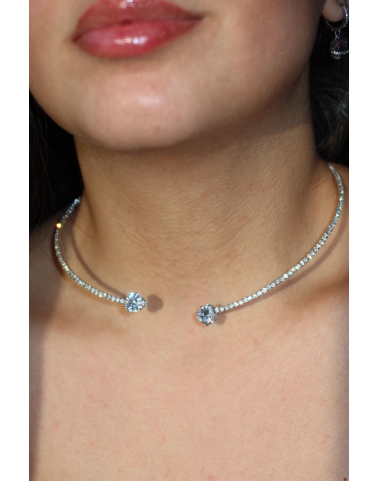 Gümüş Renk Kalp Detaylı Taşlı Choker Kolye