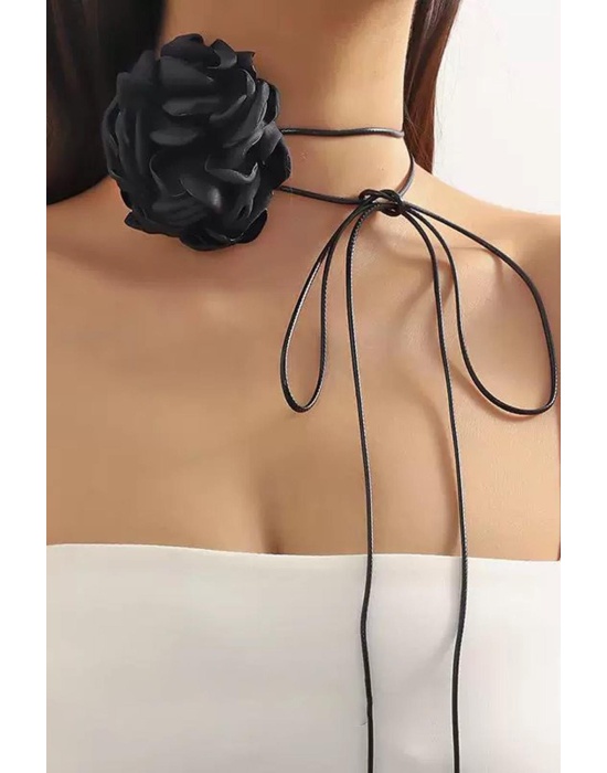 Siyah Renk Gül Detaylı İpli Choker Kolye