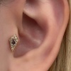Altın Renk Taş Detaylı Çelik Tragus/Kıkırdak Küpe/Piercing (Tek)