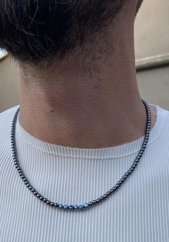 Siyah Renk Mavi Boncuk Detaylı Kolye