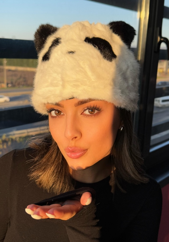 Siyah Ve Beyaz Renk Panda Figürlü Peluş Şapka