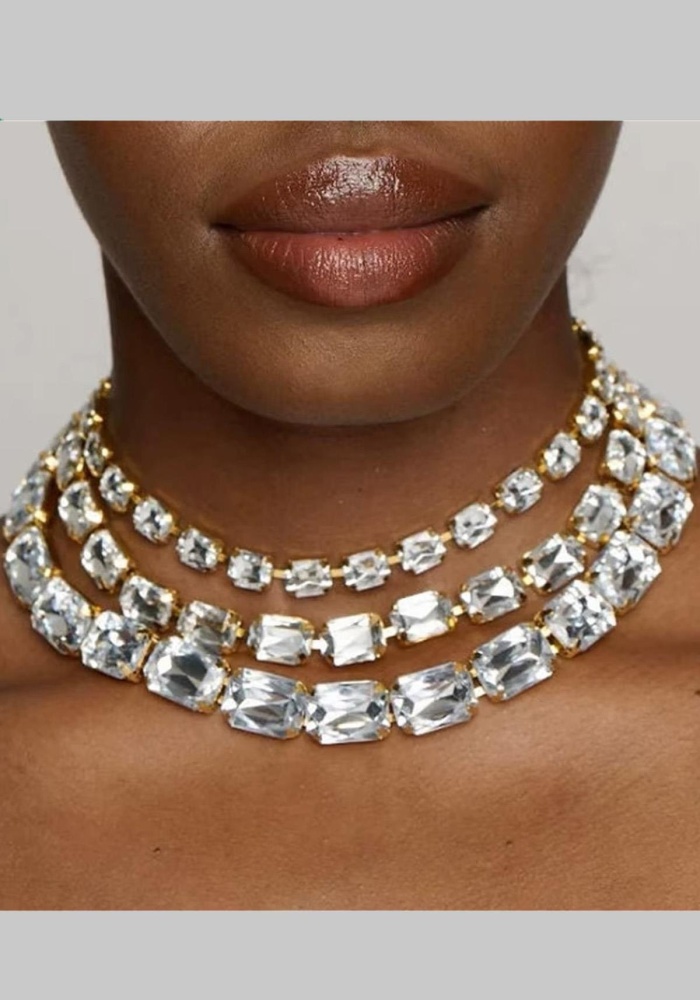 Altın Renk Taş Detaylı Tasarım Kolye