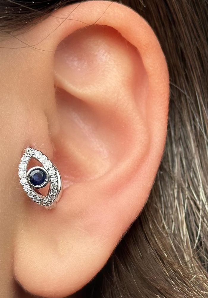 Gümüş Renk Göz Figürlü Taş Detaylı Cerrahi Çelik Halka Tragus/Kıkırdak Küpe/Piercing (Tek)