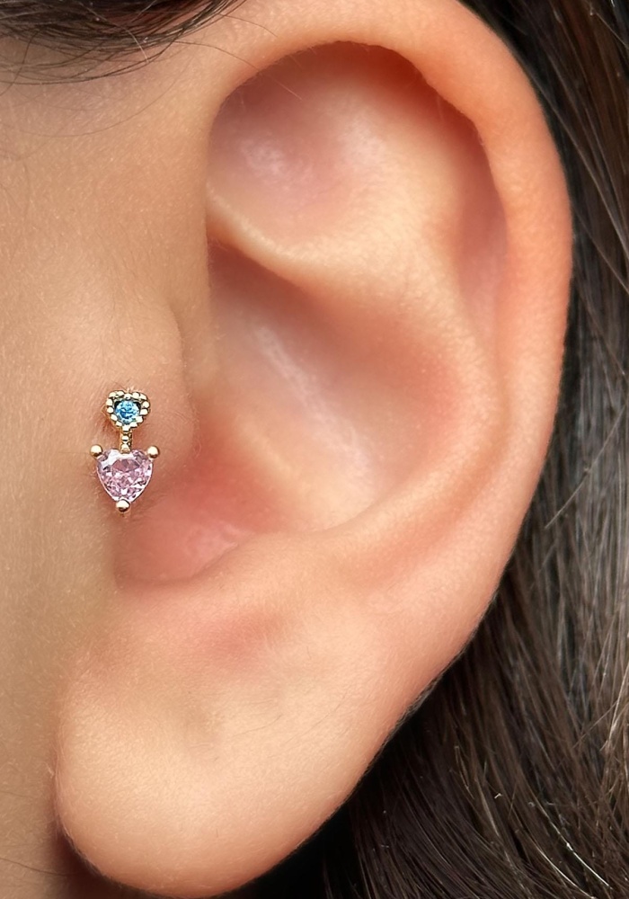 Altın Renk Kalp Figürlü Taş Detaylı Cerrahi Çelik Tragus/Kıkırdak Küpe/Piercing (Tek)