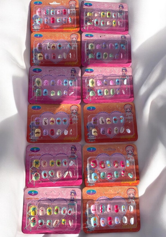 12li Karışık Figürlü Çocuk Tırnak Set