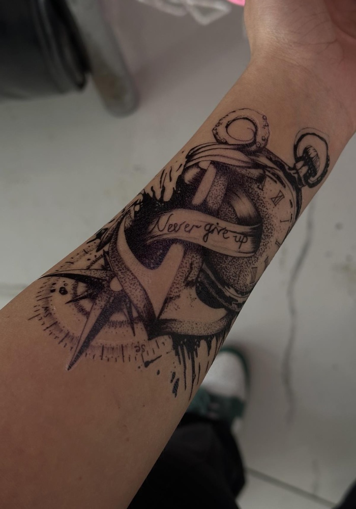 Geçici Pusula Figürlü Dövme Tattoo