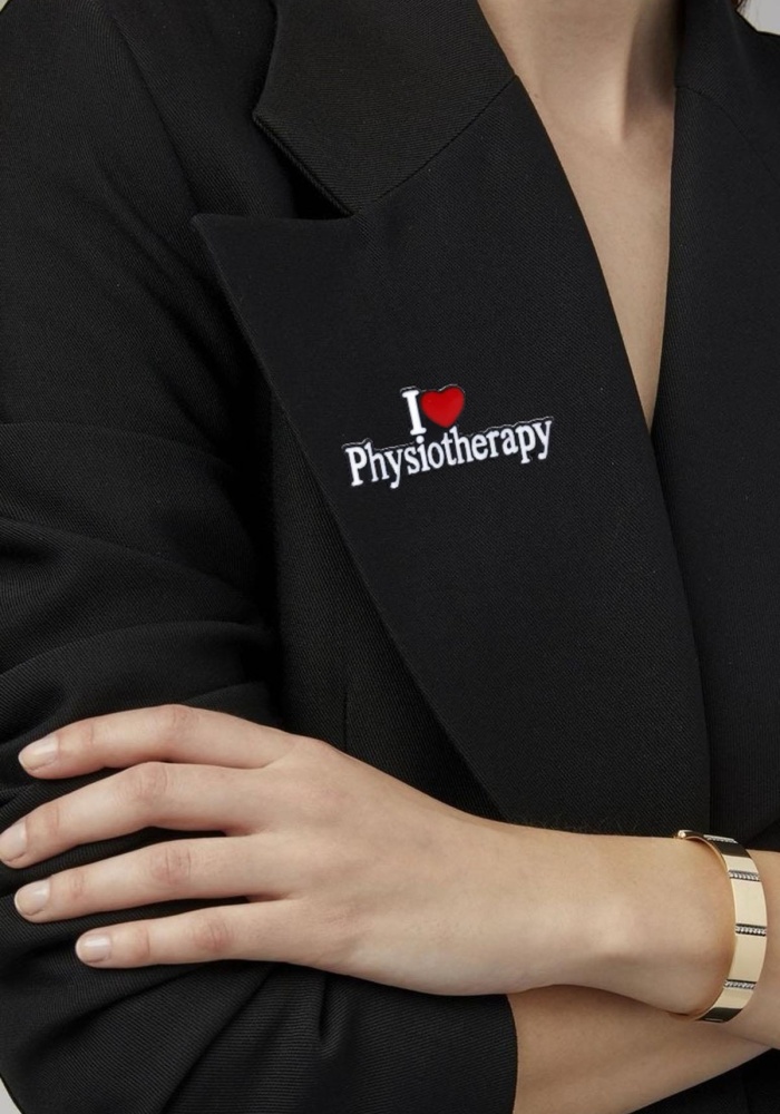 Karışık Renk I Physiotherapy Yazılı Kalp Detaylı Broş