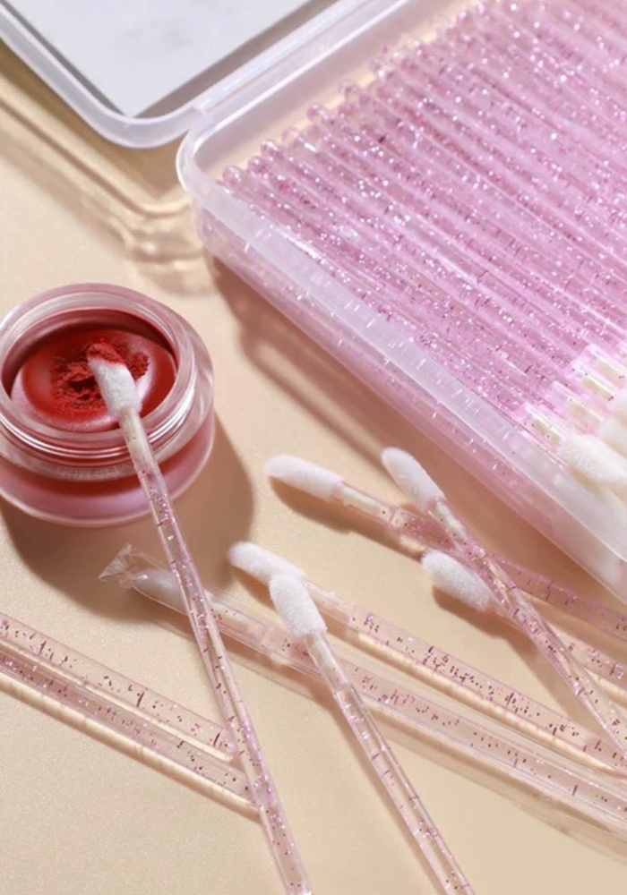 Pembe Renk Sim Detaylı Ruj Sürme Çubuğu