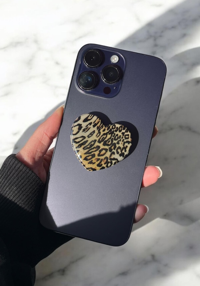 Kahve Renk Kalp Figürlü 3D Telefon Tutacağı