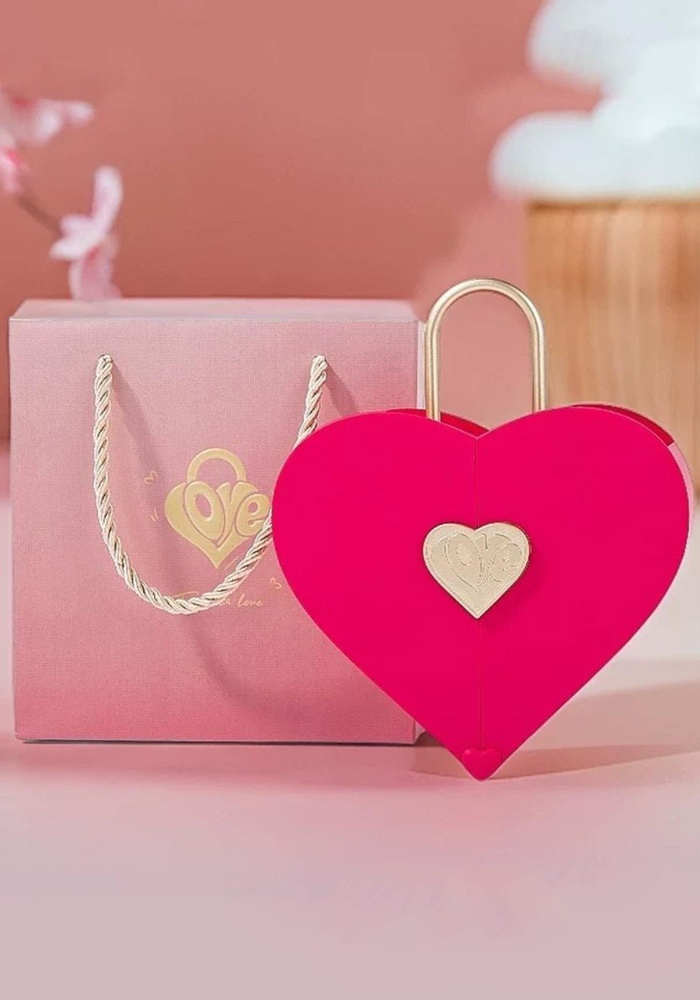 Pembe Renk Kalp Figürlü Karton Çanta Hediyeli Hediye Kutusu