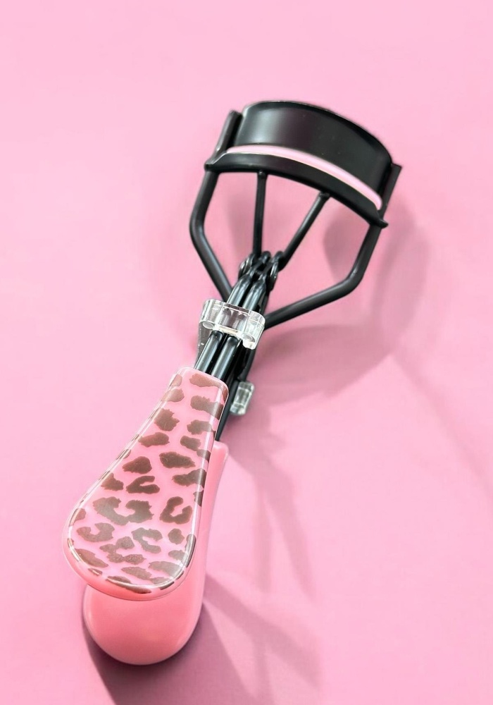 Pembe Renk Leopar Desenli Kirpik Kıvırıcı/ Kirpik Kıvırma Aparatı
