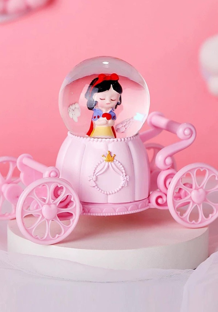 Pembe Renk Kız Figürlü Tekerlek Detaylı Işıklı Kar Küresi