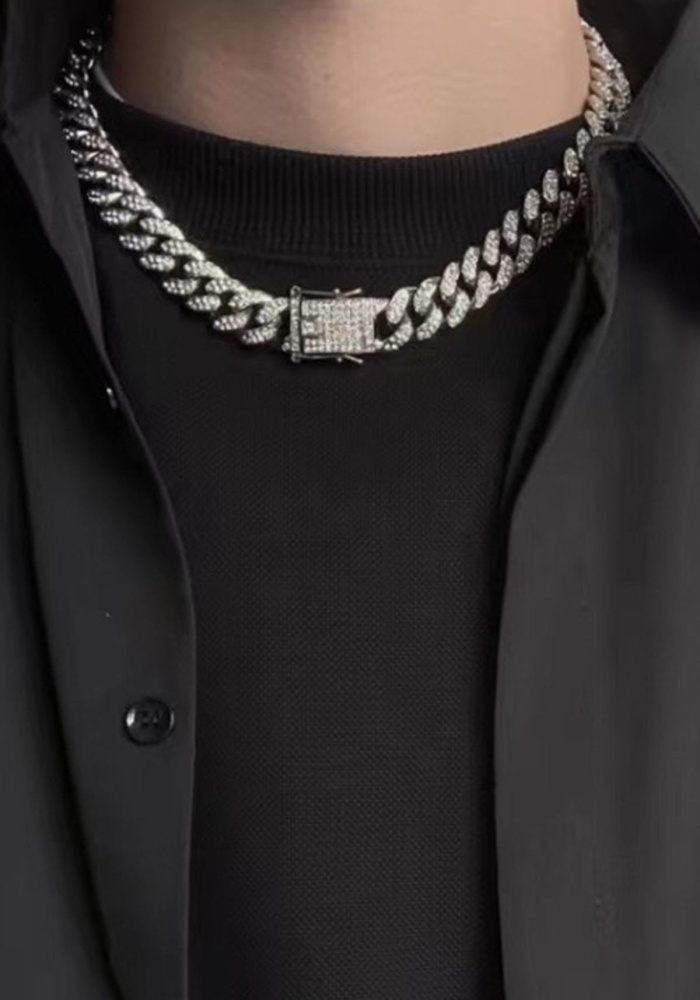 Gümüş Renk Taş Detaylı Unisex VİP Tasarım Kolye