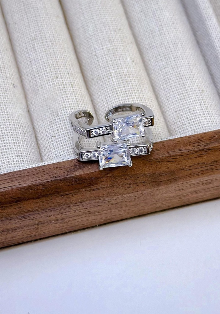 Gümüş Renk Taş Detaylı Ayarlanabilir Yüzük