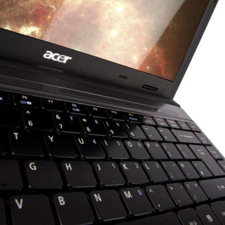 Acer Aspire 3810T-Core 2 Solo-4 GB-320GB HDD 13.3