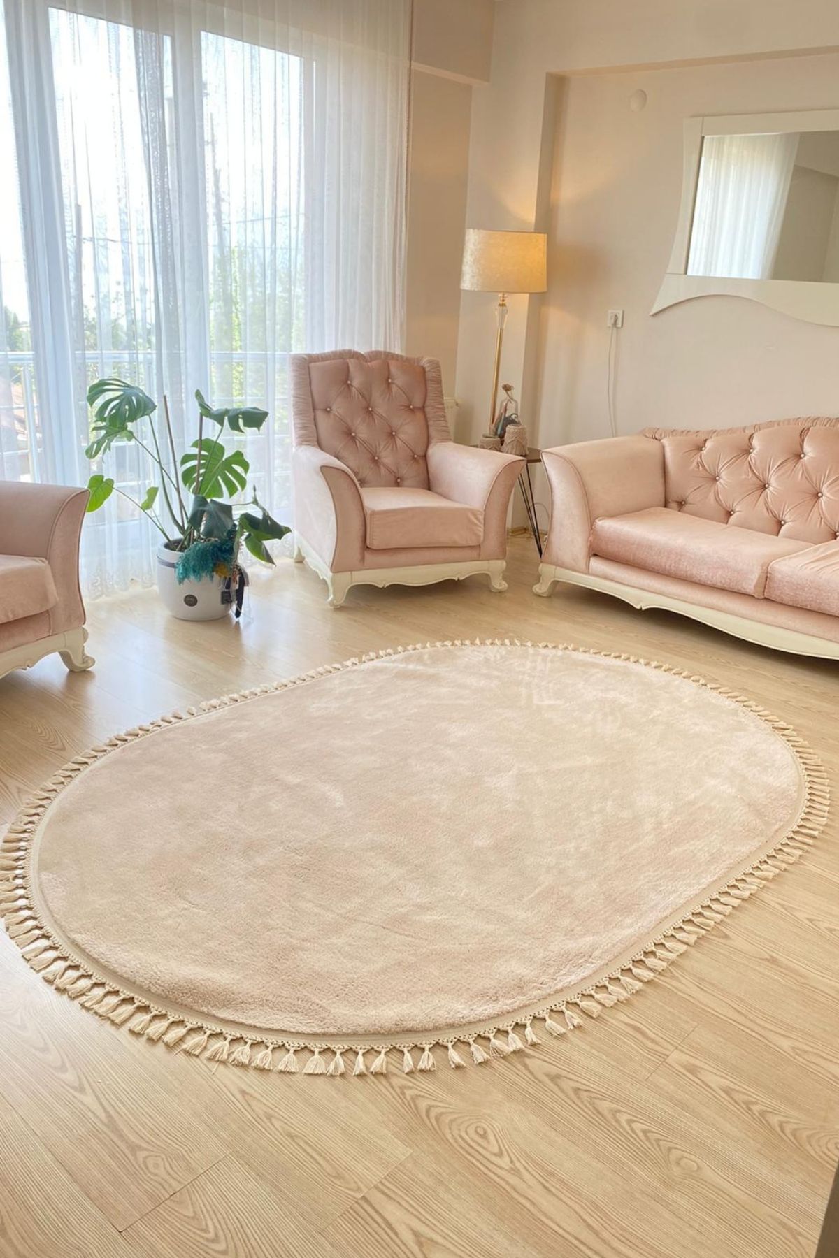 Krem Oval Puffy Peluş Yıkanabilir Halı