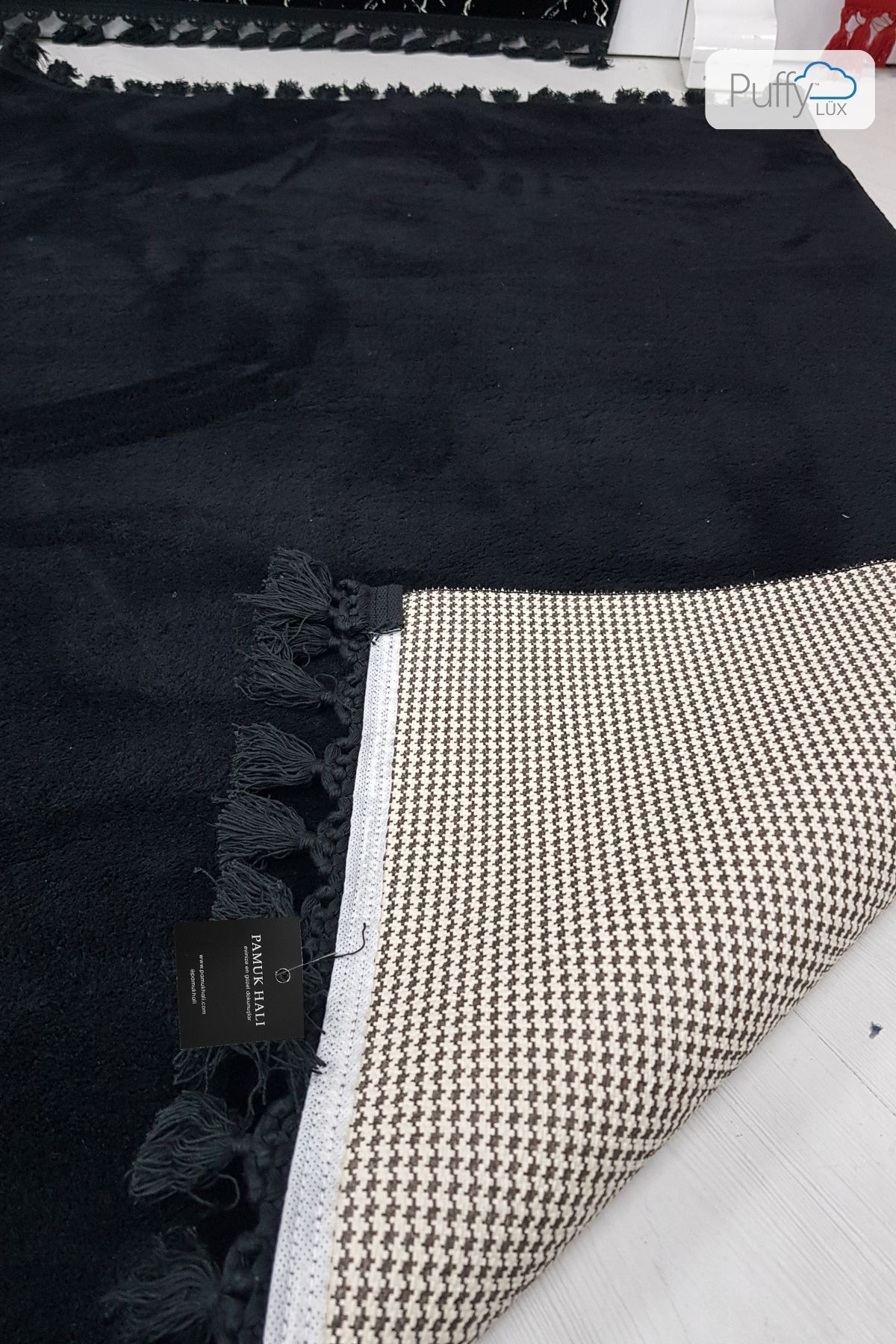 Lüx Siyah Puffy Peluş Deri Taban Yıkanabilir Halı