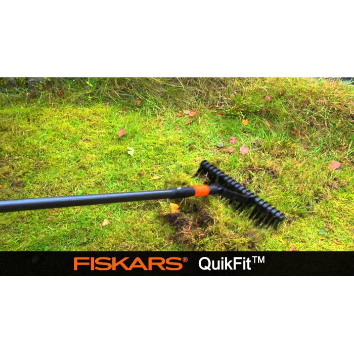 Fiskars 135513 QuikFit Çim ve Toprak Havalandırma Tırmığı + Grafit Sap 156 cm