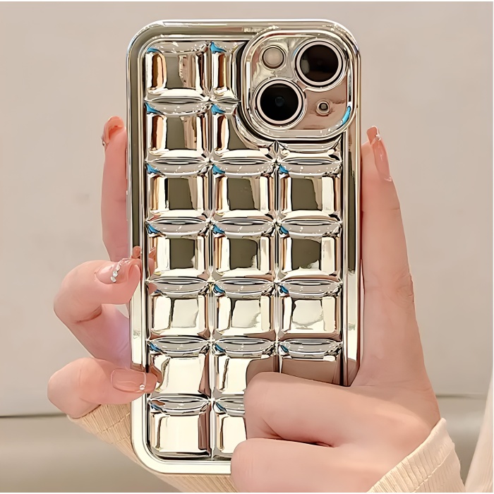 Silver Case Kare iPhone 15