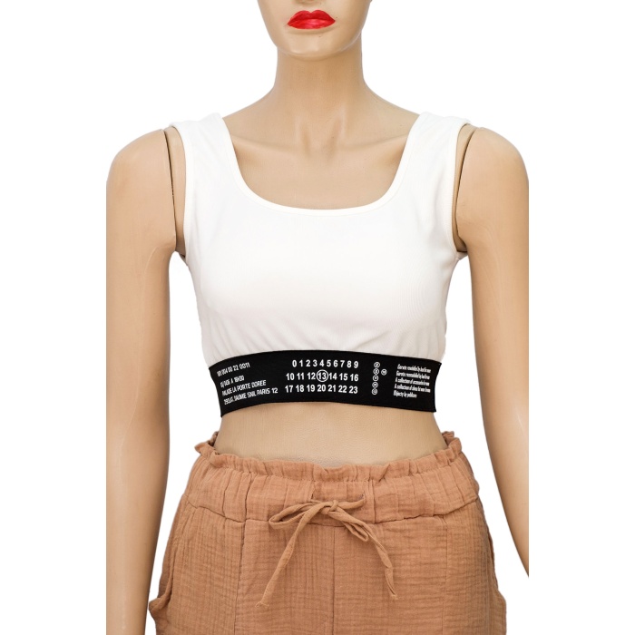 Spor beyaz kadın crop