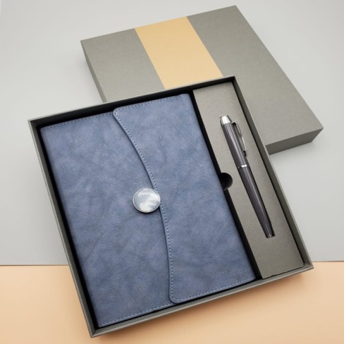 Çizgili Defter Ve Metal Kalem Seti
