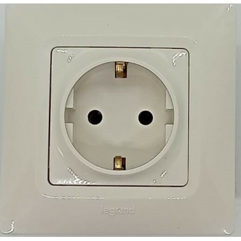 LEGRAND SALBEI TOPRAKLI PRİZ KREM