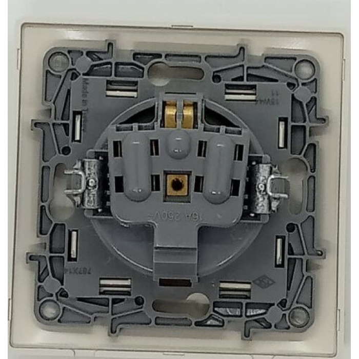 LEGRAND SALBEI TOPRAKLI PRİZ KREM