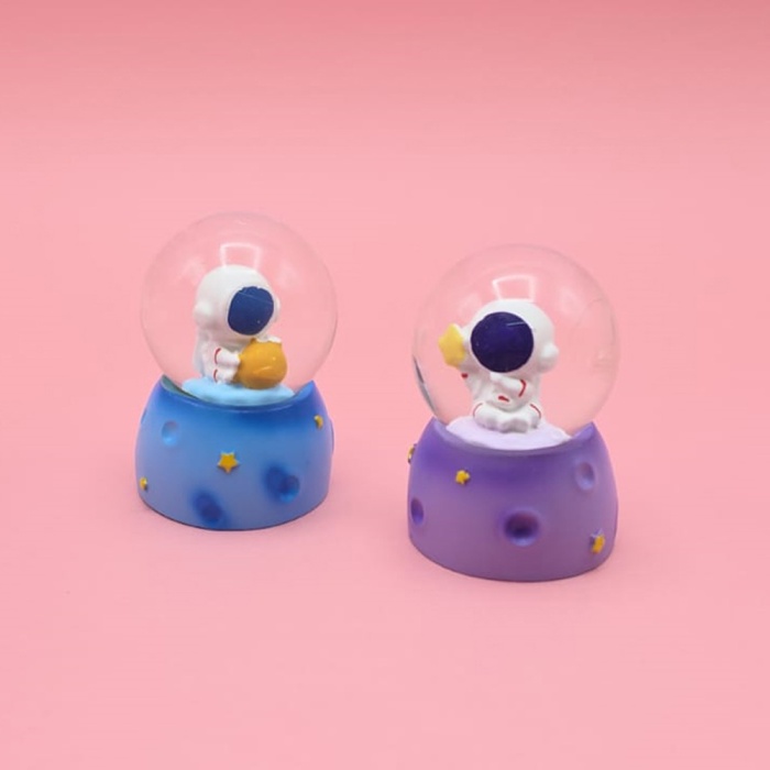 Işıklı Mini Sevimli Astronot Kar Küresi 1 Adet