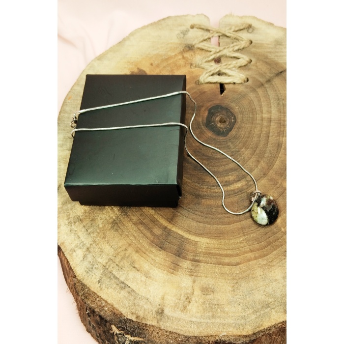 Turmalin Doğal Taşı Zincirli El Yapımı Kolye Uç: 2 cm Zincir: 20 cm Kutulu