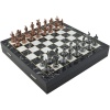 Orta Boy Metal İspanyol Satranç Takımı Antik ve Mermer Desenli Sandıklı MDF Tahtası (36x36x6 cm.)