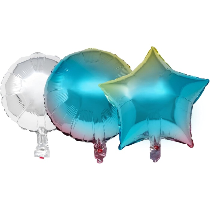 - Doğum günü kutlaması, 1 çelenk, 1 taç, 4 trompet, 5 balon balonu, balon şişirmek için pipet