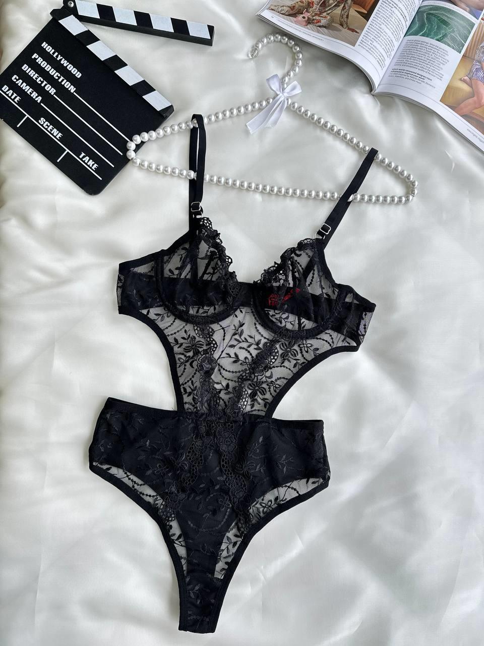 Çiçek Desenli Siyah Bodysuit