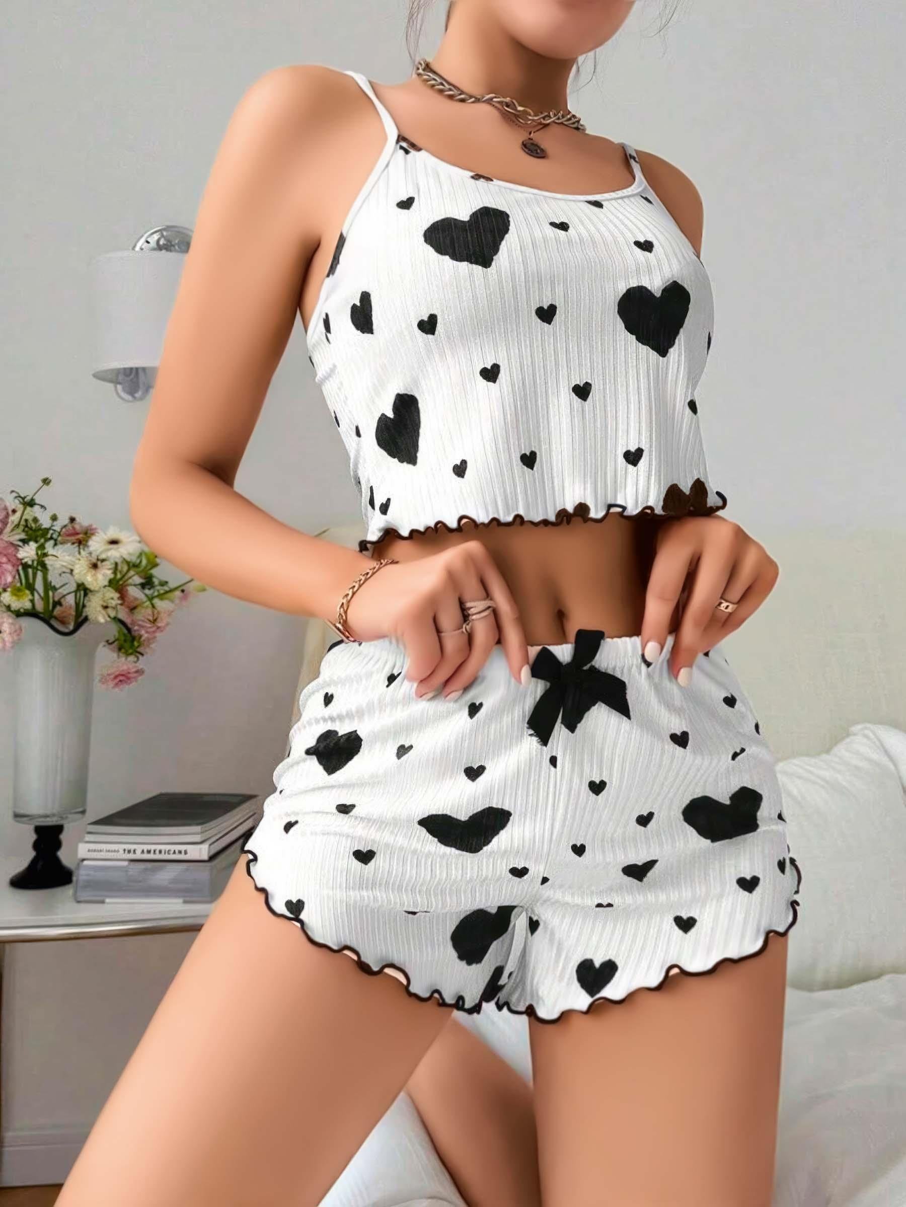 Pamuklu Beyaz Üstüne Siyah Kalp Desen Fitilli Askılı Şortlu Pijama Takımı görsel 1