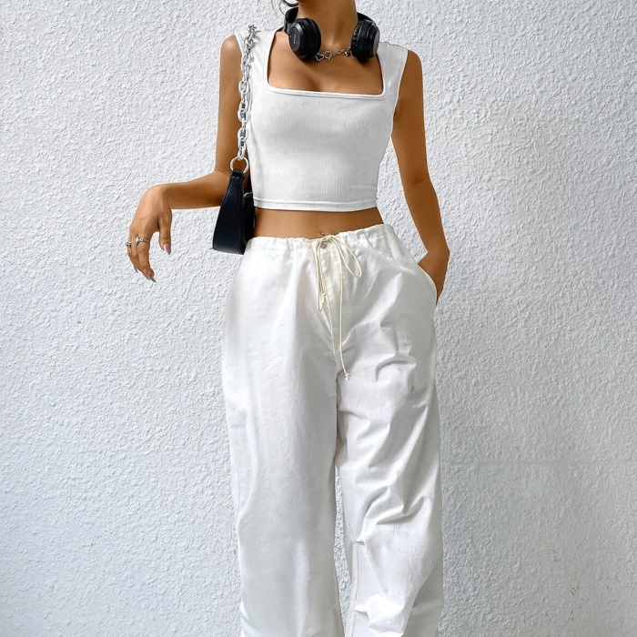 Kadın Beyaz Kare Yaka Kalınlaşan Omuz Detaylı Crop Top Bluz